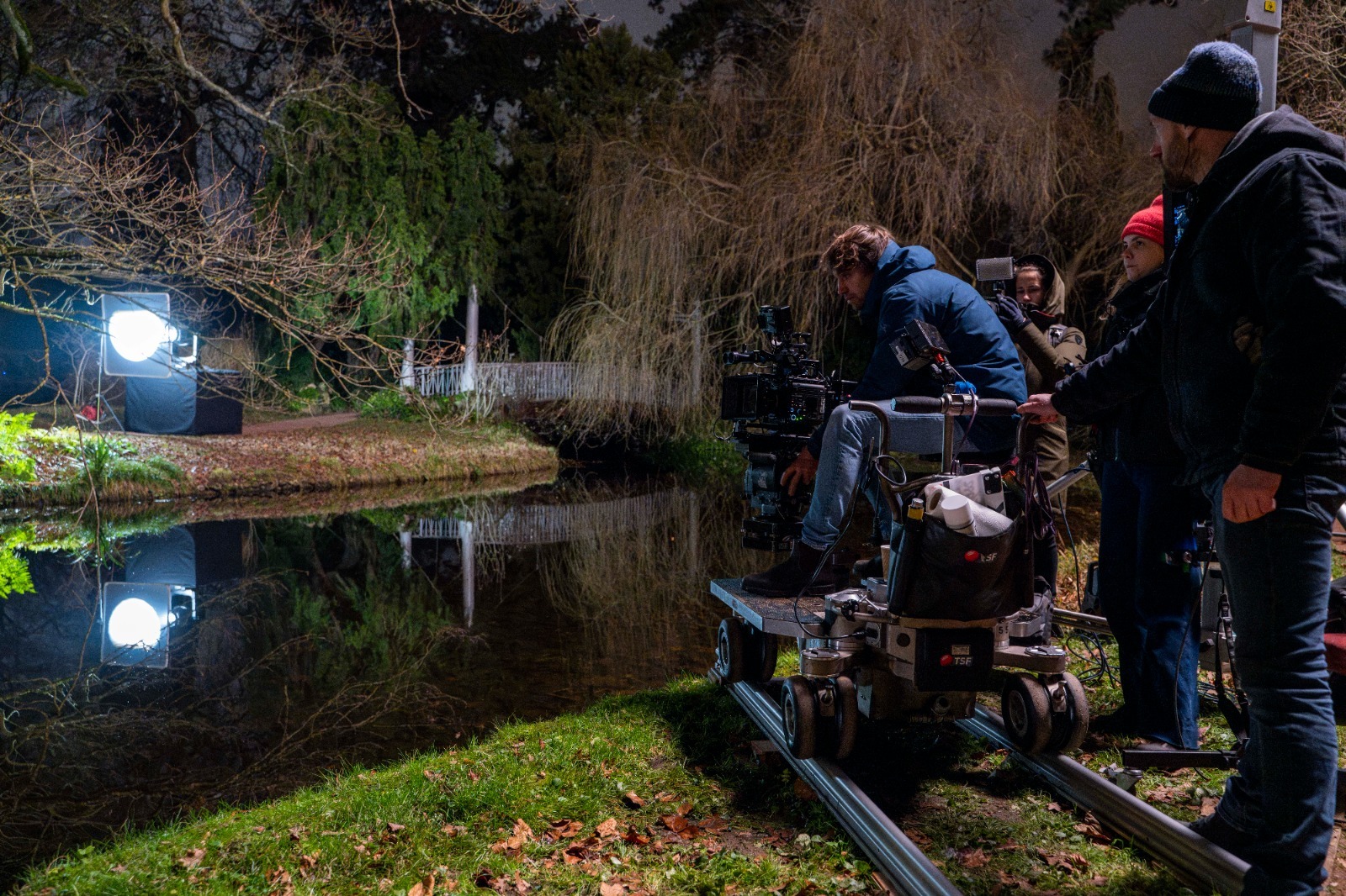 tournage film coutures angelina jolie louis garrel arboretum vallee aux loups hauts de seine