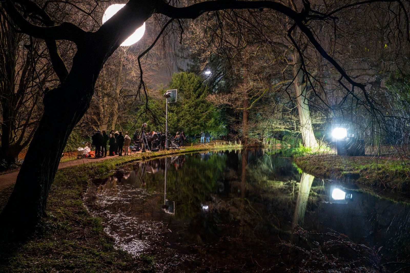 tournage film coutures angelina jolie louis garrel arboretum vallee aux loups